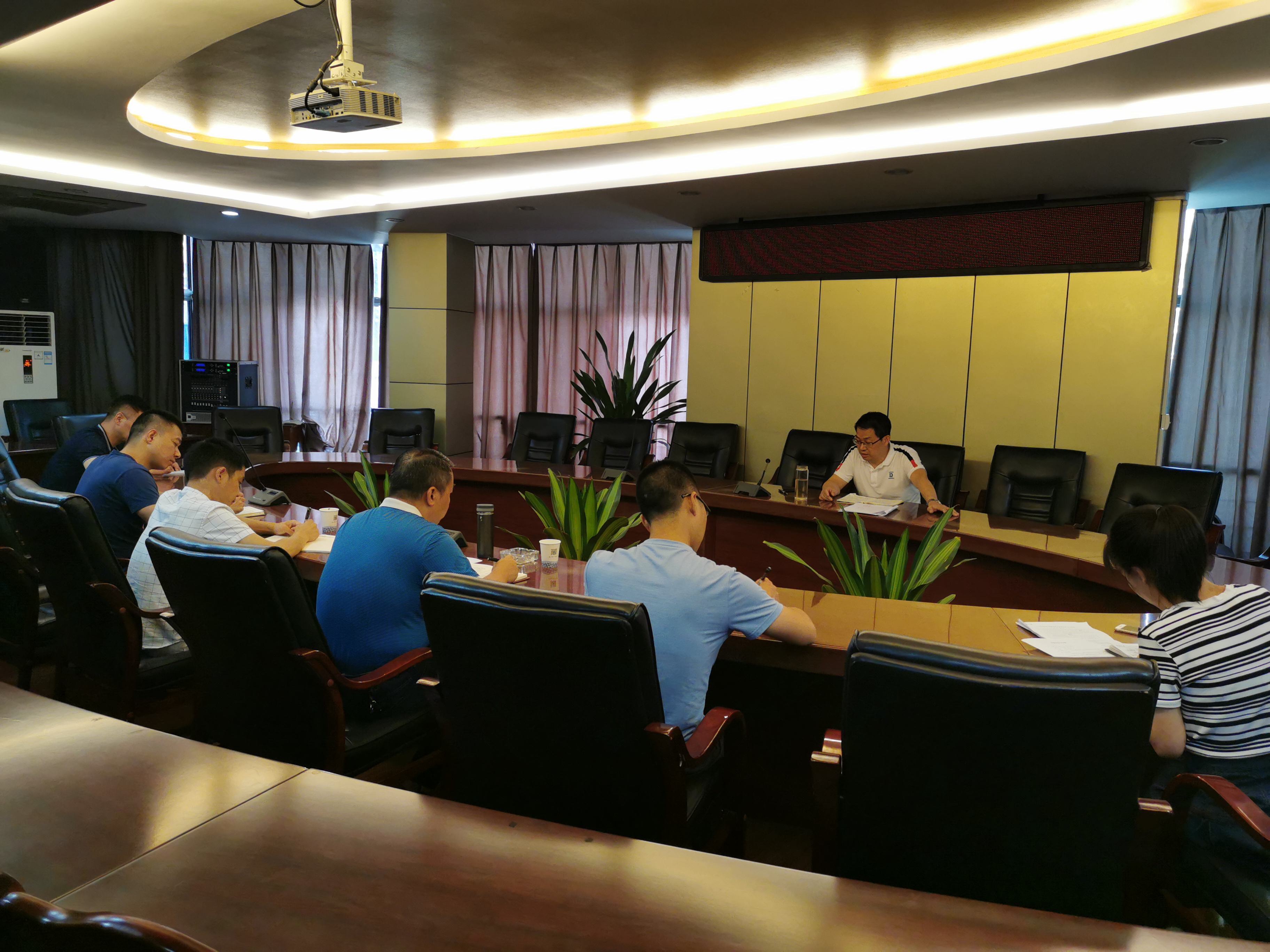 集團(tuán)公司紀(jì)委召開學(xué)習(xí)教育暨半年工作總結(jié)會(huì)