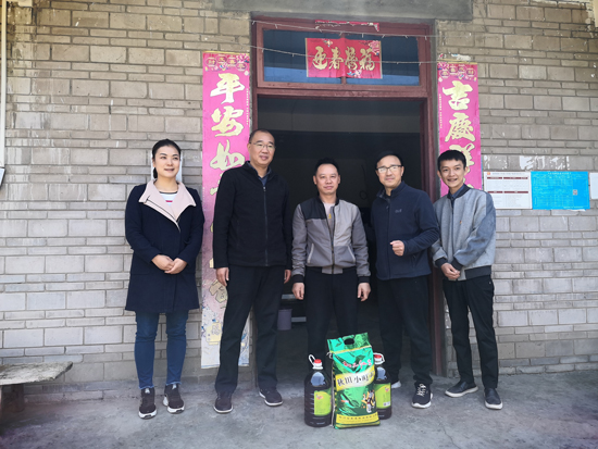 集團(tuán)公司黨委書記、董事長周燕賓一行調(diào)研脫貧攻堅工作