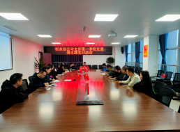 弘揚雷鋒精神，在平凡中成就不平凡