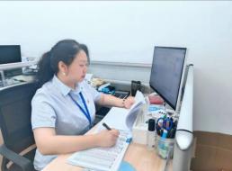 《榜樣在身邊》系列報(bào)道——杜莉、何振南 扎根基層踐初心 恪盡職守顯擔(dān)當(dāng)