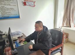 《榜樣在身邊》系列報道——莫正平、梁元 恒心堅守鑄典范，砥礪前行綻光芒