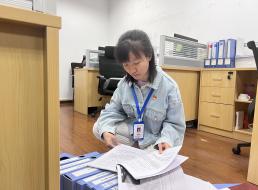 《榜樣在身邊》系列報(bào)道——優(yōu)秀黨務(wù)工作者③楊佳欣：微光成炬，書寫青春擔(dān)當(dāng)